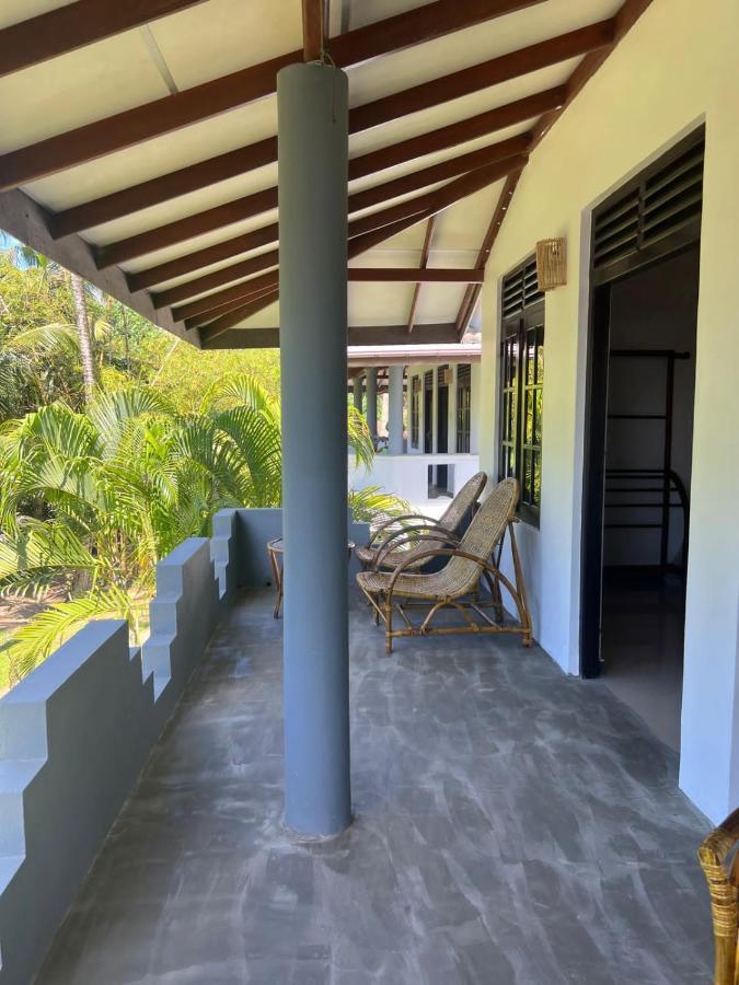 Hotel Pineapple Surf Ahangama Exteriér fotografie