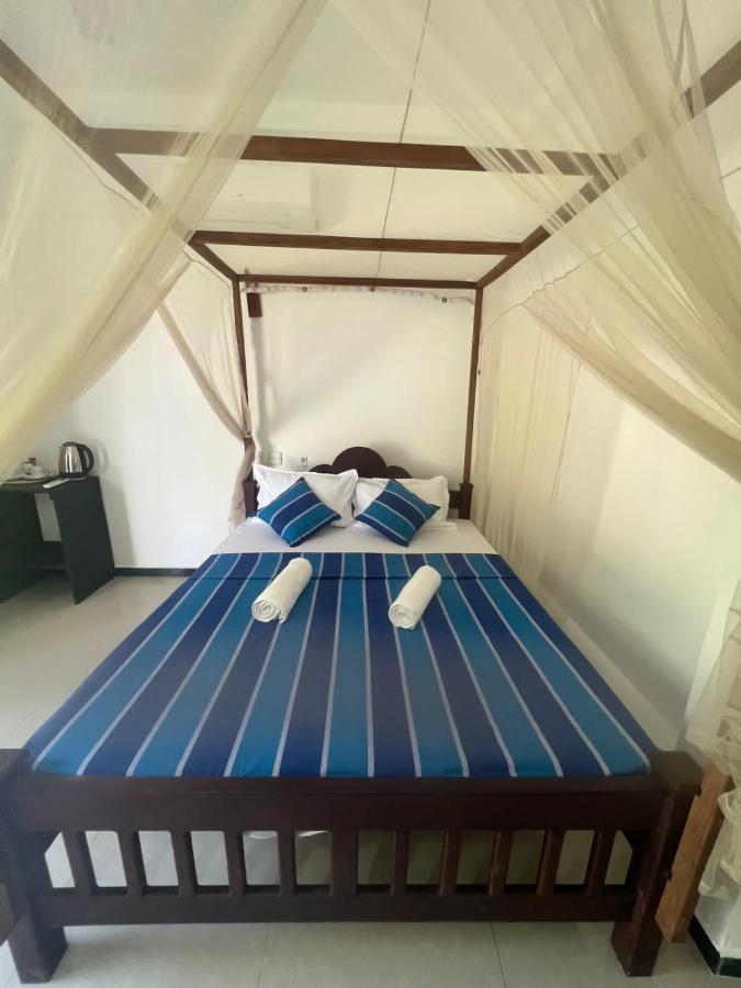 Hotel Pineapple Surf Ahangama Exteriér fotografie