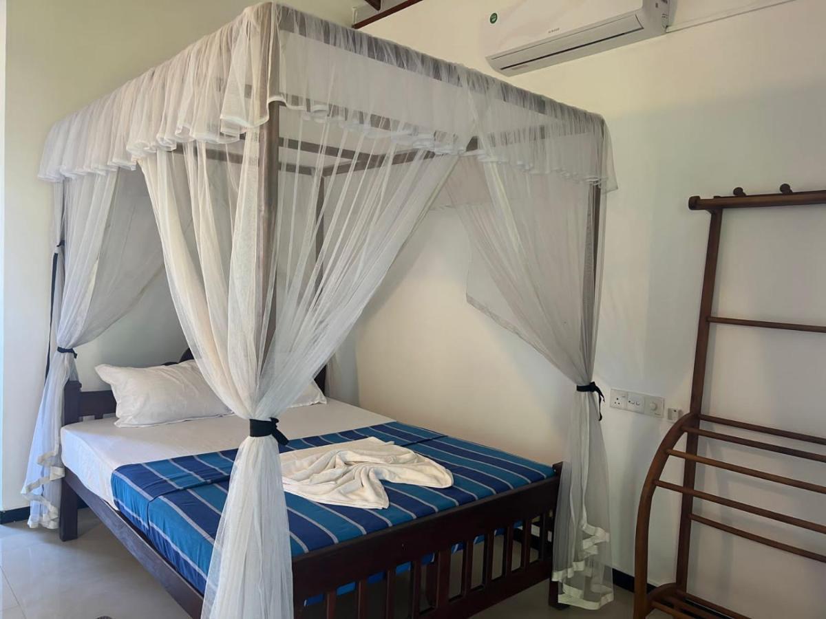 Hotel Pineapple Surf Ahangama Exteriér fotografie