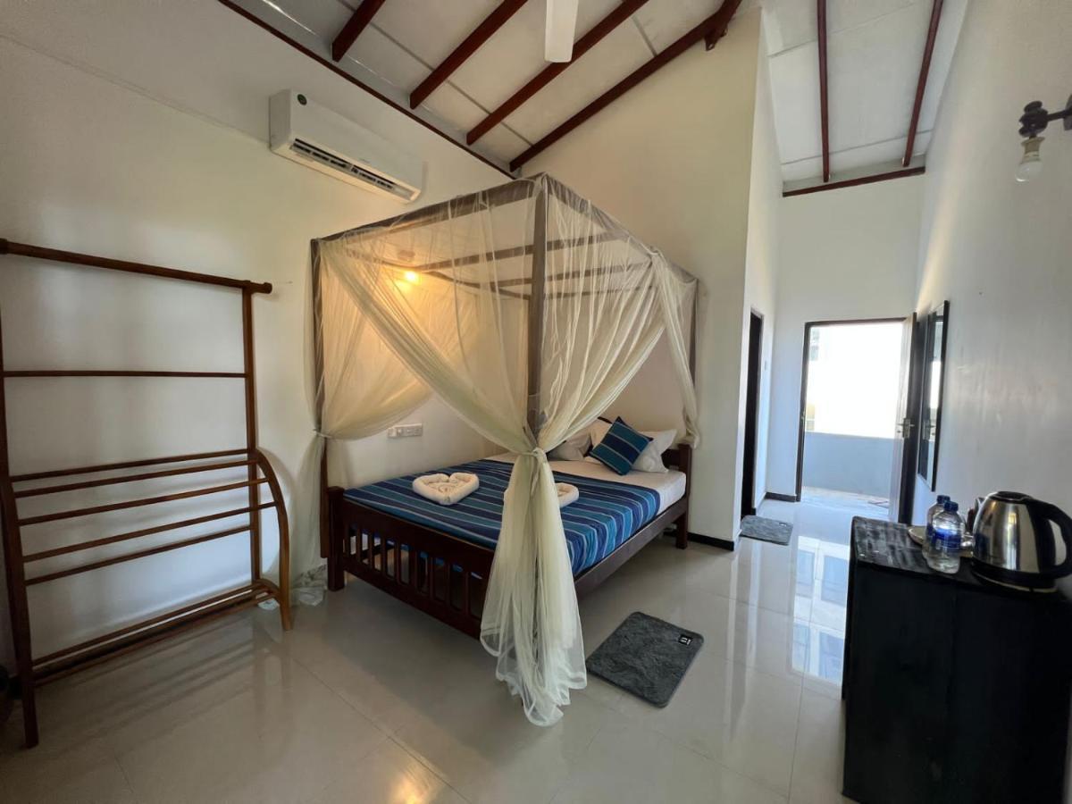 Hotel Pineapple Surf Ahangama Exteriér fotografie